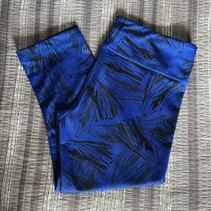 Zumba capris size Small